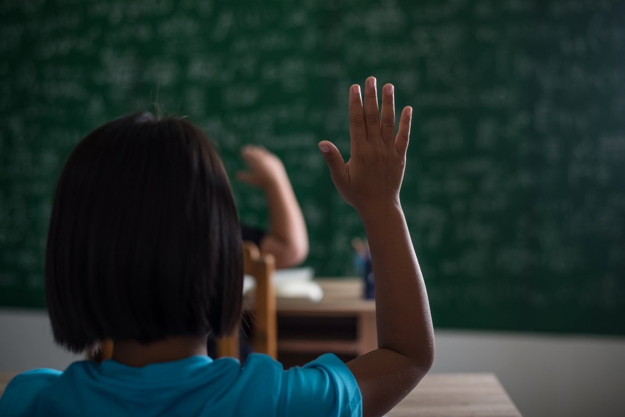 Pensamiento crítico en el aula: 7 estrategias para formar estudiantes que pregunten, cuestionen y argumenten